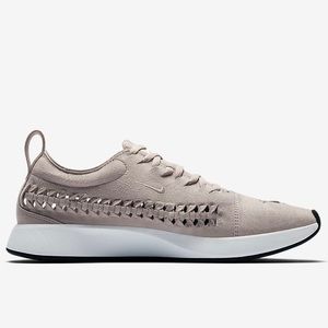BRAND NEW Nike Dualtone Racer Woven Womens